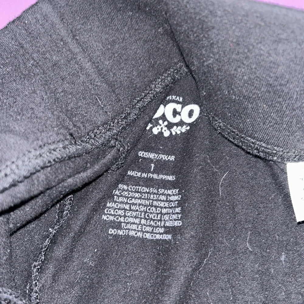 HP๐Torrid Crop Legging - Disney Coco Miguel Guitar - Picture 5 of 10